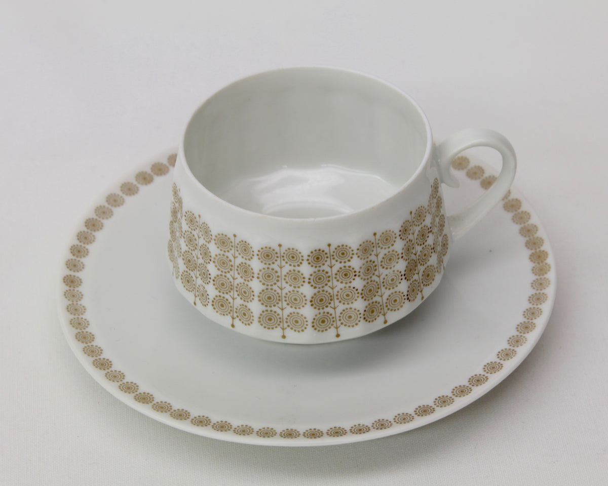 raija-uosikkinen-pallas-coffee-cup-bisarri