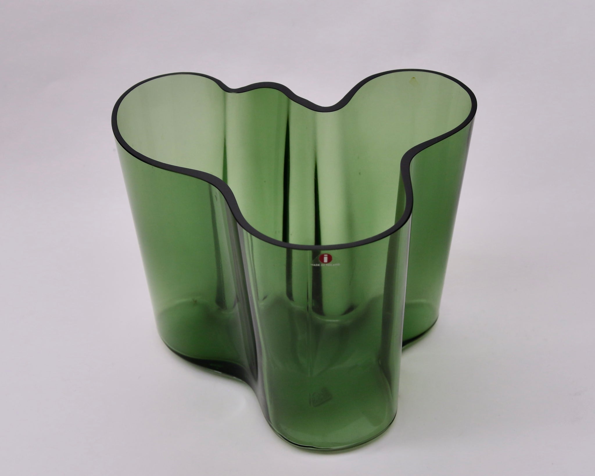 Alvar Aalto Aalto vase, green 16 cm, numbered – Bisarri